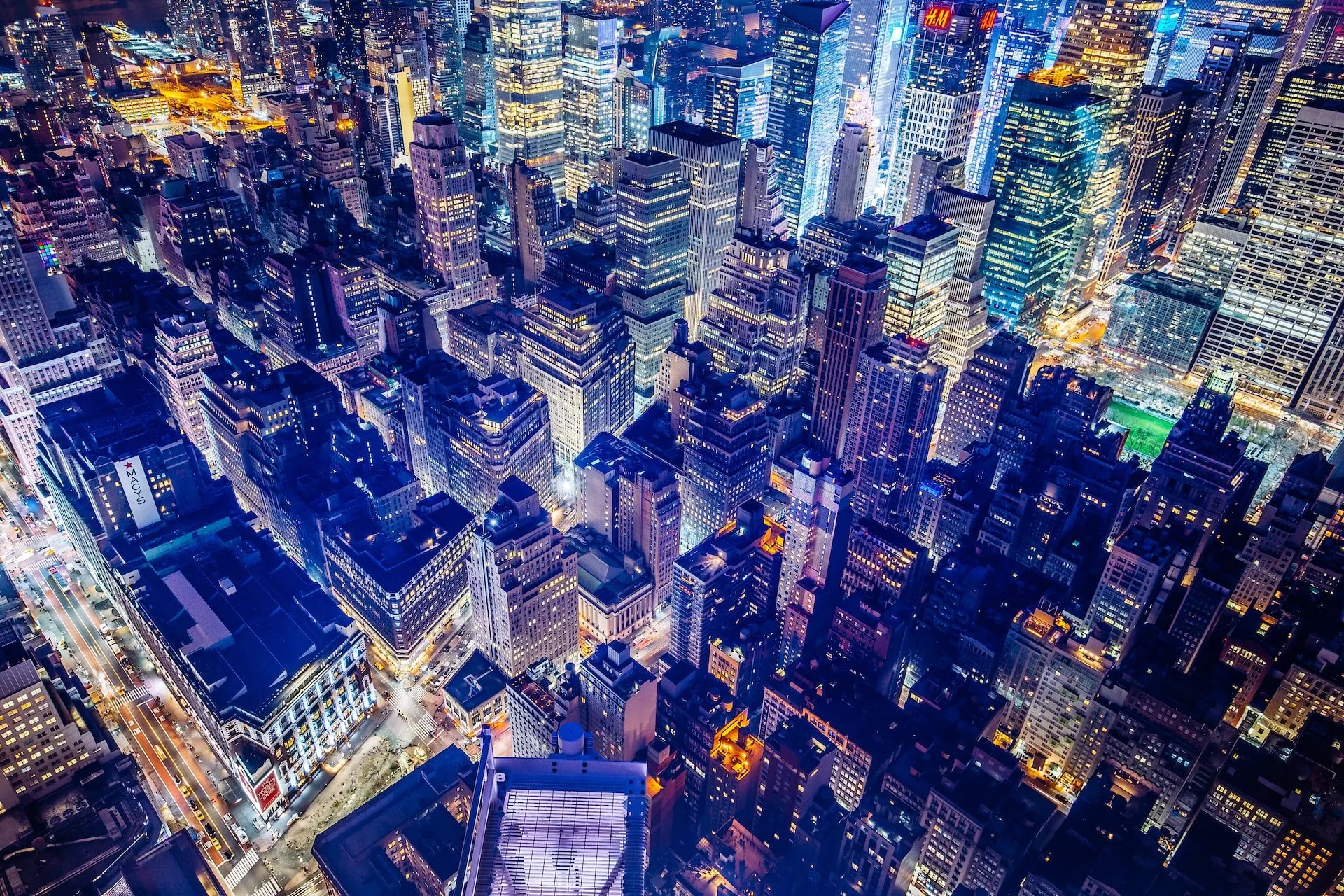 denys nevozhai 2vmT5 FeMck unsplash